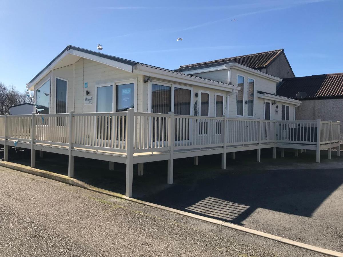 Hot Tub Accommodation North Wales Lodge Rhyl Esterno foto